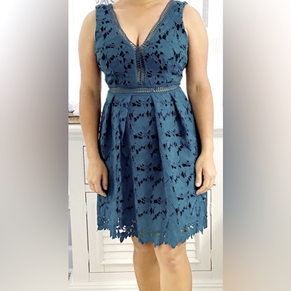 Romeo & Juliet Couture Plunging V Fit & Flare 2 Tone Embroidered Lace Mini Dress